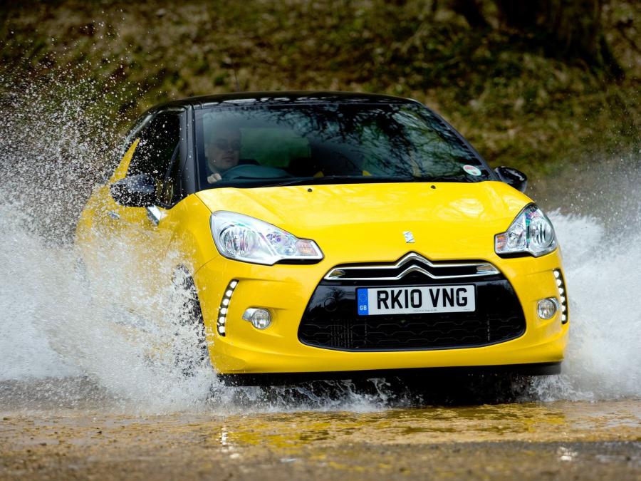  Citroen DS3 2009 года  (UK) (фото 7 из 16)